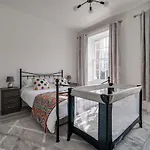 Central Belfast Apartments: Georgian House