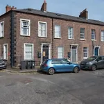 Central Belfast Apartments: Georgian House